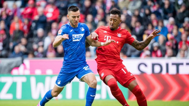 由下底传中 由下底传中